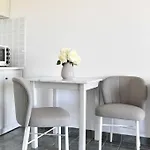 アパートホテル Agrabeli Paros 4*