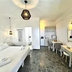 Agrabeli Paros アパートホテル ナウサ