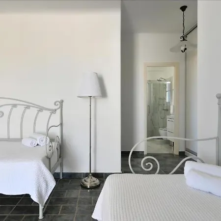 Agrabeli Paros 3* Naousa (Paros)